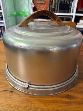 Mirro 1950s locking aluminum cake carrier with wooden handle
